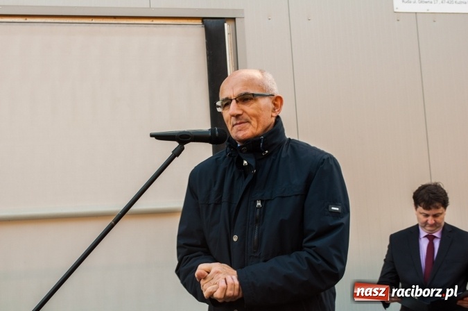 Zdjęcie w galerii na portalu naszraciborz.pl: Nowa obora na urodziny - w Budziskach otwarto najnowocześniejszą oborę na Śląsku wiadomości z regionu