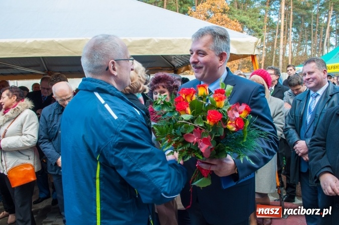Zdjęcie w galerii na portalu naszraciborz.pl: Nowa obora na urodziny - w Budziskach otwarto najnowocześniejszą oborę na Śląsku wiadomości z regionu