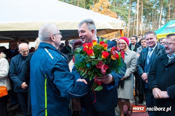 Zdjęcie w galerii na portalu naszraciborz.pl: Nowa obora na urodziny - w Budziskach otwarto najnowocześniejszą oborę na Śląsku wiadomości z regionu
