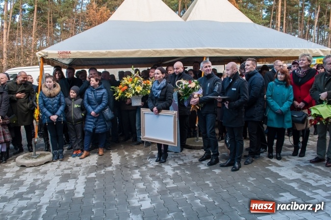 Zdjęcie w galerii na portalu naszraciborz.pl: Nowa obora na urodziny - w Budziskach otwarto najnowocześniejszą oborę na Śląsku wiadomości z regionu