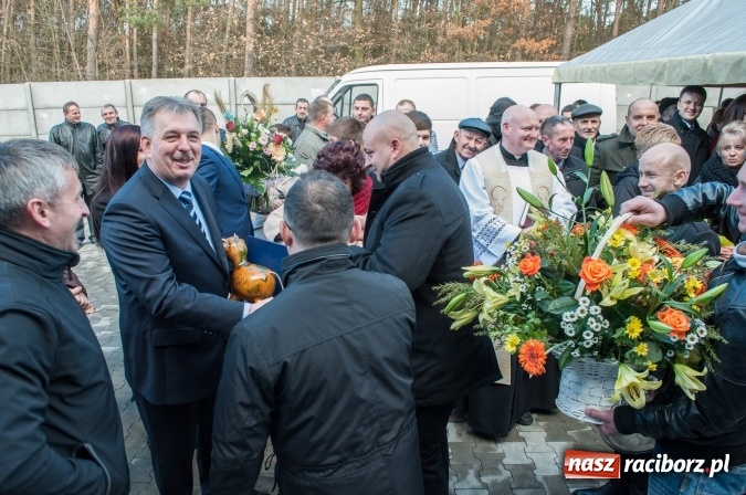 Zdjęcie w galerii na portalu naszraciborz.pl: Nowa obora na urodziny - w Budziskach otwarto najnowocześniejszą oborę na Śląsku wiadomości z regionu
