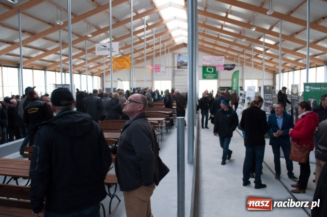 Zdjęcie w galerii na portalu naszraciborz.pl: Nowa obora na urodziny - w Budziskach otwarto najnowocześniejszą oborę na Śląsku wiadomości z regionu