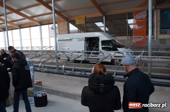 Zdjęcie w galerii na portalu naszraciborz.pl: Nowa obora na urodziny - w Budziskach otwarto najnowocześniejszą oborę na Śląsku wiadomości z regionu