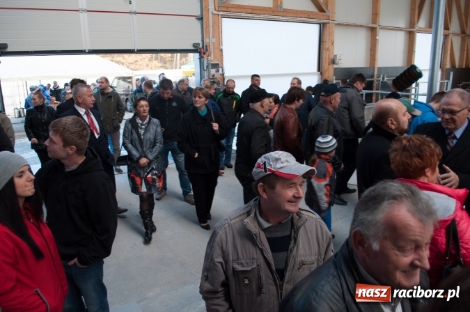 Zdjęcie w galerii na portalu naszraciborz.pl: Nowa obora na urodziny - w Budziskach otwarto najnowocześniejszą oborę na Śląsku wiadomości z regionu