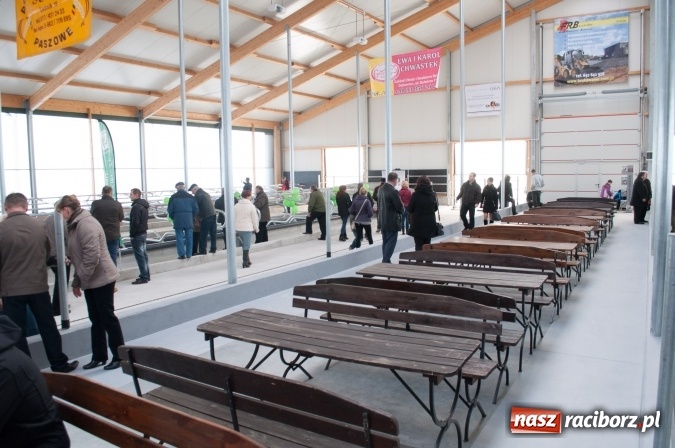 Zdjęcie w galerii na portalu naszraciborz.pl: Nowa obora na urodziny - w Budziskach otwarto najnowocześniejszą oborę na Śląsku wiadomości z regionu