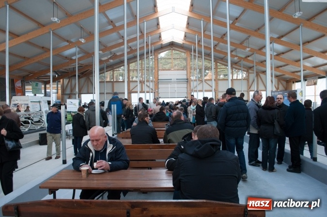 Zdjęcie w galerii na portalu naszraciborz.pl: Nowa obora na urodziny - w Budziskach otwarto najnowocześniejszą oborę na Śląsku wiadomości z regionu