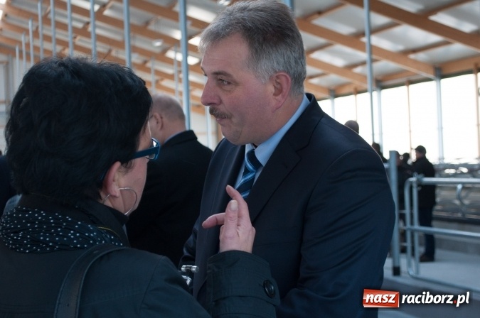 Zdjęcie w galerii na portalu naszraciborz.pl: Nowa obora na urodziny - w Budziskach otwarto najnowocześniejszą oborę na Śląsku wiadomości z regionu