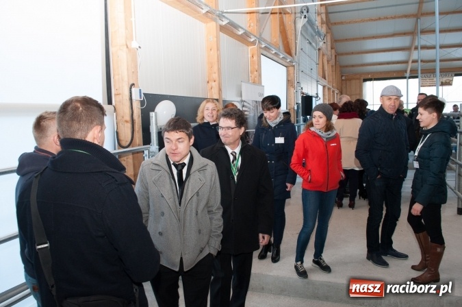 Zdjęcie w galerii na portalu naszraciborz.pl: Nowa obora na urodziny - w Budziskach otwarto najnowocześniejszą oborę na Śląsku wiadomości z regionu