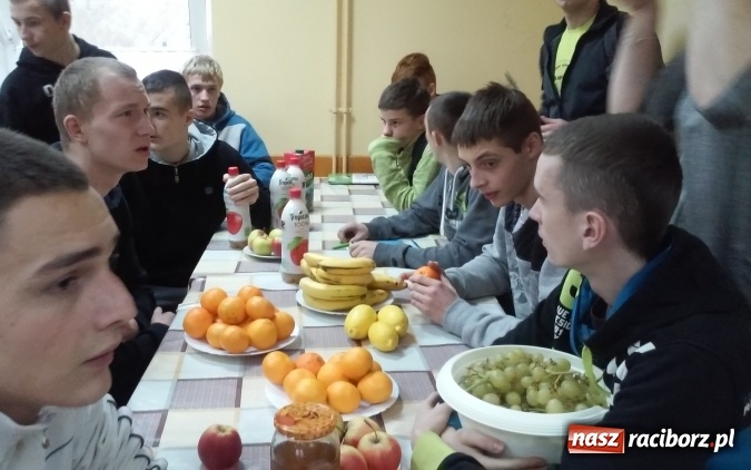 Zdjęcie w galerii na portalu naszraciborz.pl: MOW Rudy - Europejski Dzień Zdrowego Jedzenia wiadomości z regionu