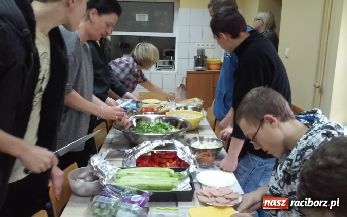 Zdjęcie w galerii na portalu naszraciborz.pl: MOW Rudy - Europejski Dzień Zdrowego Jedzenia wiadomości z regionu