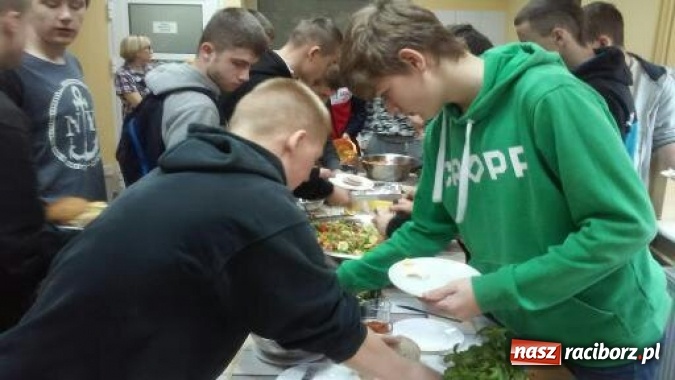 Zdjęcie w galerii na portalu naszraciborz.pl: MOW Rudy - Europejski Dzień Zdrowego Jedzenia wiadomości z regionu