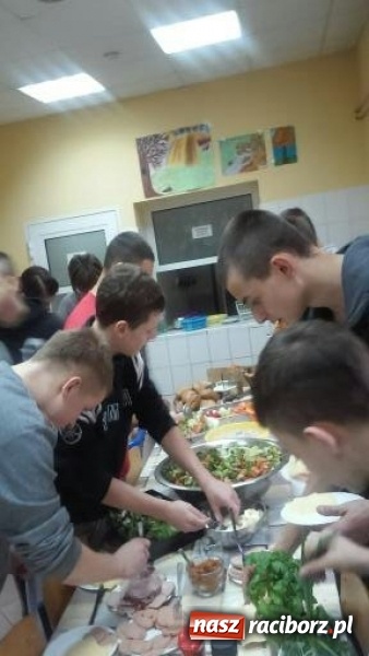 Zdjęcie w galerii na portalu naszraciborz.pl: MOW Rudy - Europejski Dzień Zdrowego Jedzenia wiadomości z regionu