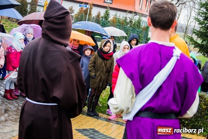 Zdjęcie w galerii na portalu naszraciborz.pl: Święty z wyobraźnią miłosierdzia w Samborowicach wiadomości z regionu