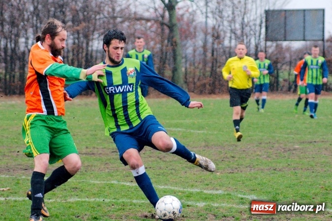 Zdjęcie w galerii na portalu naszraciborz.pl: B klasa: Bezbarwny pojedynek na remis wiadomości z regionu