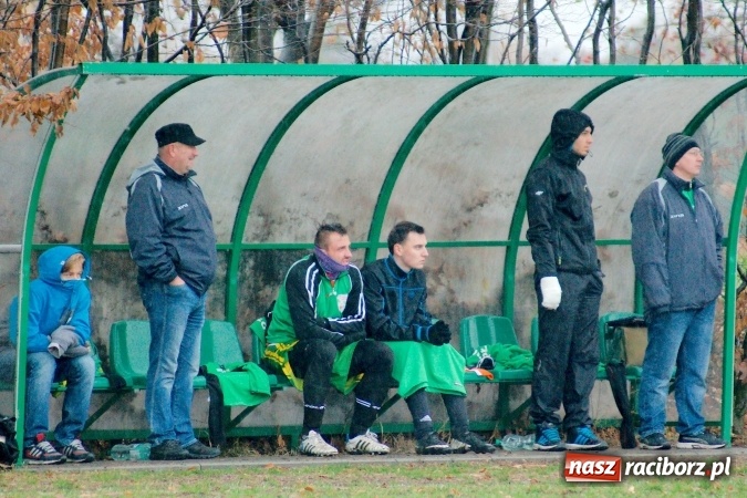 Zdjęcie w galerii na portalu naszraciborz.pl: B klasa: Bezbarwny pojedynek na remis wiadomości z regionu