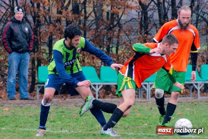 Zdjęcie w galerii na portalu naszraciborz.pl: B klasa: Bezbarwny pojedynek na remis wiadomości z regionu