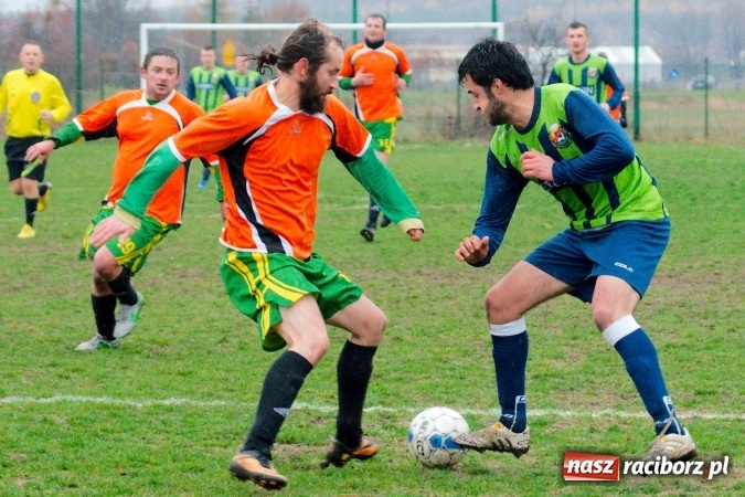 Zdjęcie w galerii na portalu naszraciborz.pl: B klasa: Bezbarwny pojedynek na remis wiadomości z regionu
