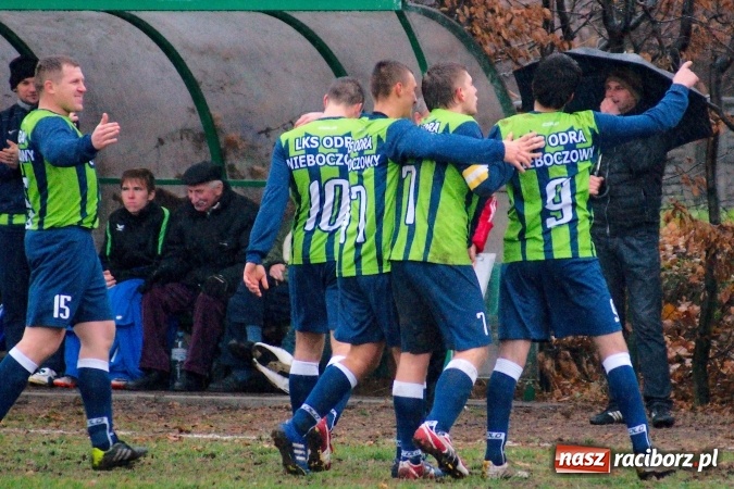 Zdjęcie w galerii na portalu naszraciborz.pl: B klasa: Bezbarwny pojedynek na remis wiadomości z regionu