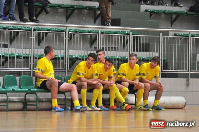 Zdjęcie w galerii na portalu naszraciborz.pl: Niedzielne emocje w Halowej Lidze Piłki Nożnej wiadomości z regionu
