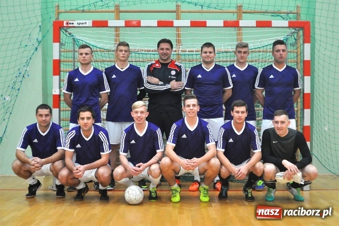 Zdjęcie w galerii na portalu naszraciborz.pl: Niedzielne emocje w Halowej Lidze Piłki Nożnej wiadomości z regionu