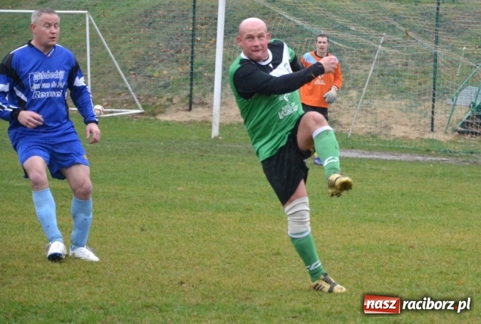 Zdjęcie w galerii na portalu naszraciborz.pl: Ulewne derby na remis, totalna porażka kibiców!  wiadomości z regionu