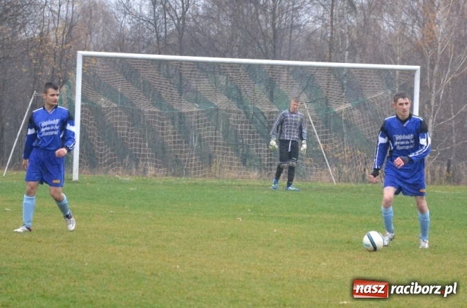 Zdjęcie w galerii na portalu naszraciborz.pl: Ulewne derby na remis, totalna porażka kibiców!  wiadomości z regionu