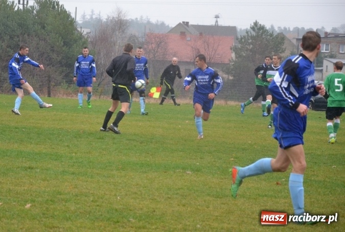 Zdjęcie w galerii na portalu naszraciborz.pl: Ulewne derby na remis, totalna porażka kibiców!  wiadomości z regionu