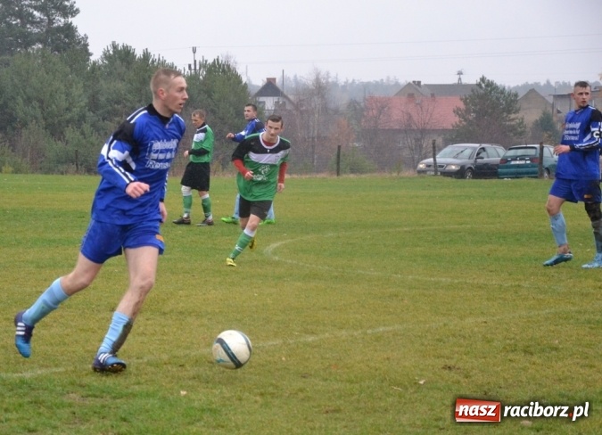Zdjęcie w galerii na portalu naszraciborz.pl: Ulewne derby na remis, totalna porażka kibiców!  wiadomości z regionu