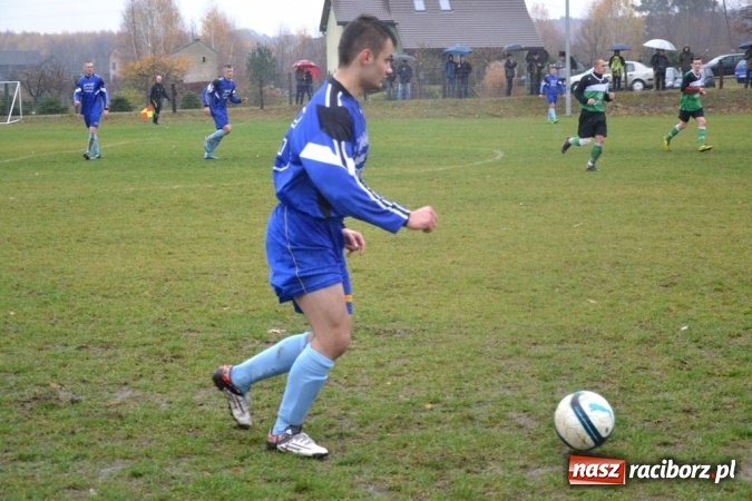 Zdjęcie w galerii na portalu naszraciborz.pl: Ulewne derby na remis, totalna porażka kibiców!  wiadomości z regionu