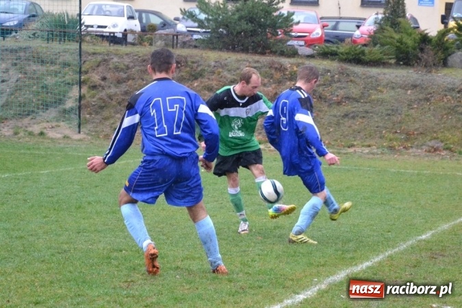 Zdjęcie w galerii na portalu naszraciborz.pl: Ulewne derby na remis, totalna porażka kibiców!  wiadomości z regionu