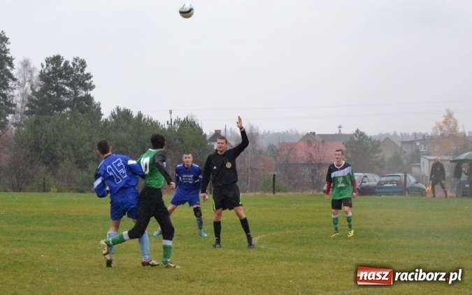 Zdjęcie w galerii na portalu naszraciborz.pl: Ulewne derby na remis, totalna porażka kibiców!  wiadomości z regionu