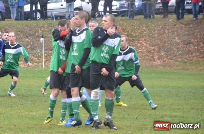 Zdjęcie w galerii na portalu naszraciborz.pl: Ulewne derby na remis, totalna porażka kibiców!  wiadomości z regionu