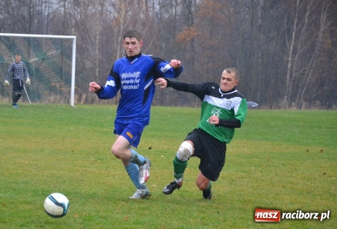 Zdjęcie w galerii na portalu naszraciborz.pl: Ulewne derby na remis, totalna porażka kibiców!  wiadomości z regionu