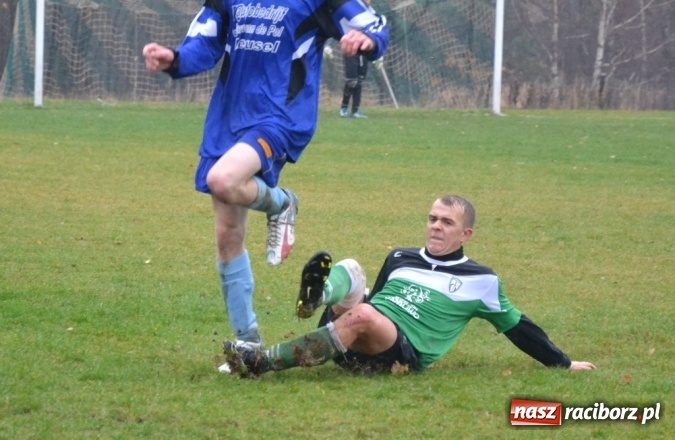 Zdjęcie w galerii na portalu naszraciborz.pl: Ulewne derby na remis, totalna porażka kibiców!  wiadomości z regionu