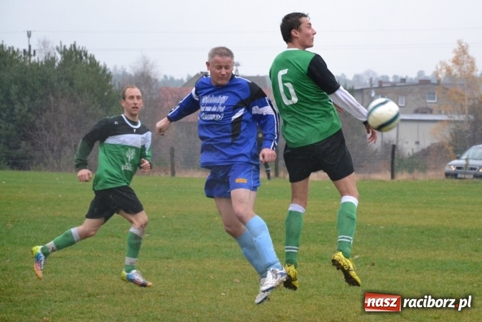 Zdjęcie w galerii na portalu naszraciborz.pl: Ulewne derby na remis, totalna porażka kibiców!  wiadomości z regionu