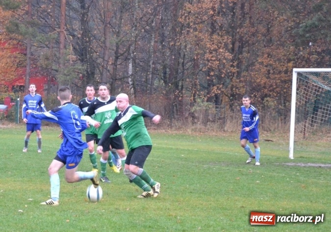 Zdjęcie w galerii na portalu naszraciborz.pl: Ulewne derby na remis, totalna porażka kibiców!  wiadomości z regionu