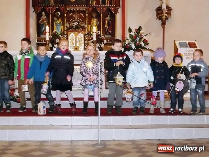 Zdjęcie w galerii na portalu naszraciborz.pl: Nieszpory, procesja i rogale  wiadomości z regionu