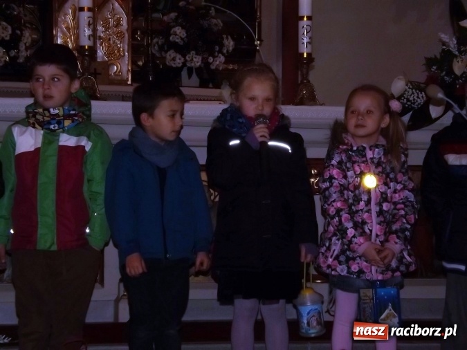 Zdjęcie w galerii na portalu naszraciborz.pl: Nieszpory, procesja i rogale  wiadomości z regionu