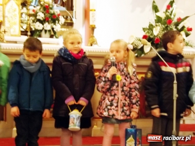 Zdjęcie w galerii na portalu naszraciborz.pl: Nieszpory, procesja i rogale  wiadomości z regionu