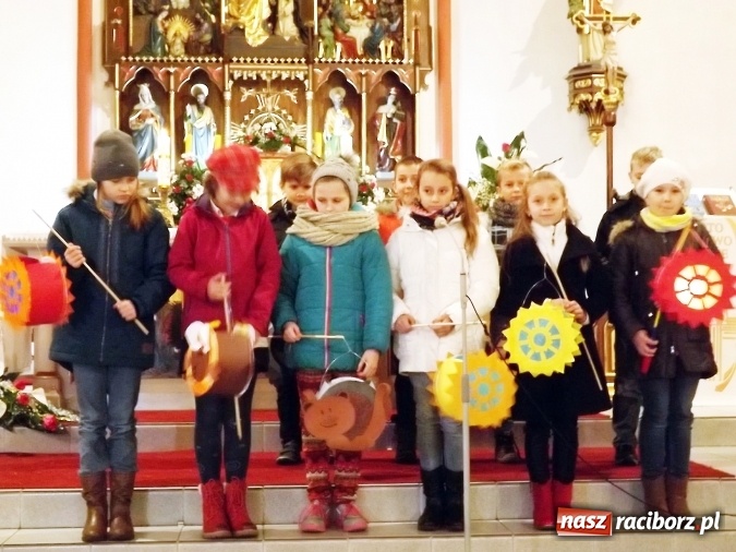 Zdjęcie w galerii na portalu naszraciborz.pl: Nieszpory, procesja i rogale  wiadomości z regionu