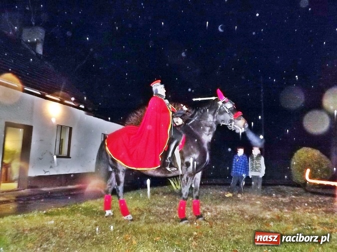 Zdjęcie w galerii na portalu naszraciborz.pl: Nieszpory, procesja i rogale  wiadomości z regionu