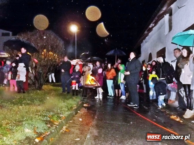 Zdjęcie w galerii na portalu naszraciborz.pl: Nieszpory, procesja i rogale  wiadomości z regionu