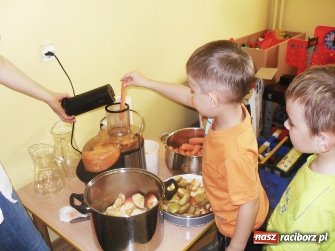 Zdjęcie w galerii na portalu naszraciborz.pl: Przedszkolaki z Górek Śl. wiedzą, że śniadanie daje moc!  wiadomości z regionu