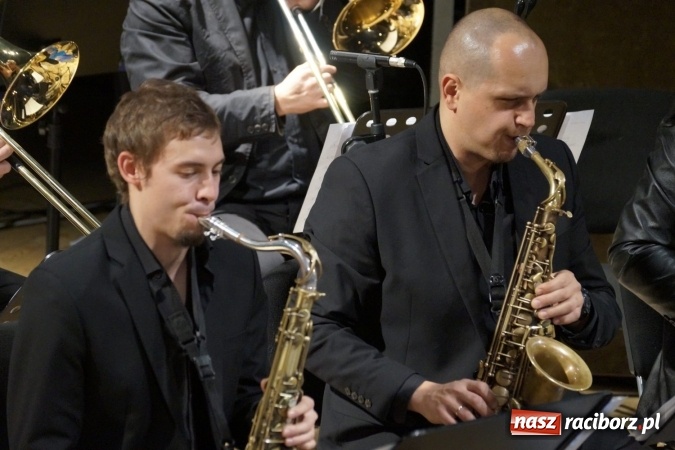 Zdjęcie w galerii na portalu naszraciborz.pl: Klasyka inaczej zabrzmiała w Raciborskim Centrum Kultury wiadomości z regionu