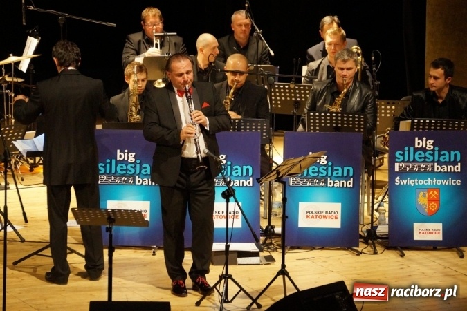 Zdjęcie w galerii na portalu naszraciborz.pl: Klasyka inaczej zabrzmiała w Raciborskim Centrum Kultury wiadomości z regionu