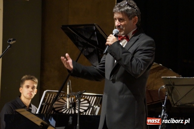 Zdjęcie w galerii na portalu naszraciborz.pl: Klasyka inaczej zabrzmiała w Raciborskim Centrum Kultury wiadomości z regionu