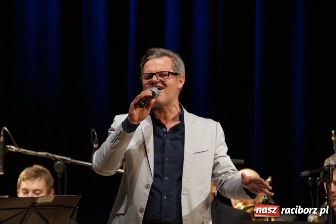Zdjęcie w galerii na portalu naszraciborz.pl: Klasyka inaczej zabrzmiała w Raciborskim Centrum Kultury wiadomości z regionu