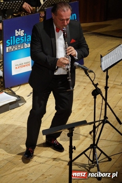 Zdjęcie w galerii na portalu naszraciborz.pl: Klasyka inaczej zabrzmiała w Raciborskim Centrum Kultury wiadomości z regionu