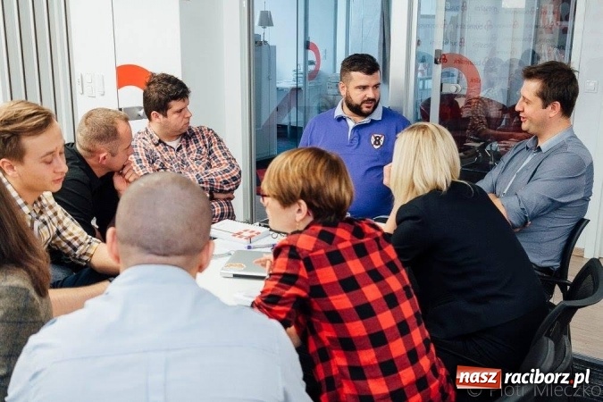 Zdjęcie w galerii na portalu naszraciborz.pl: Rusza pierwsza edycja Startu Sprint Silesia w Katowicach wiadomości z regionu