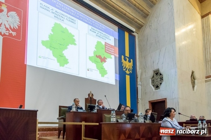 Zdjęcie w galerii na portalu naszraciborz.pl: Wsp&oacute;lnym głosem za czystym powietrzem - o smogu na sesji sejmiku wiadomości z regionu